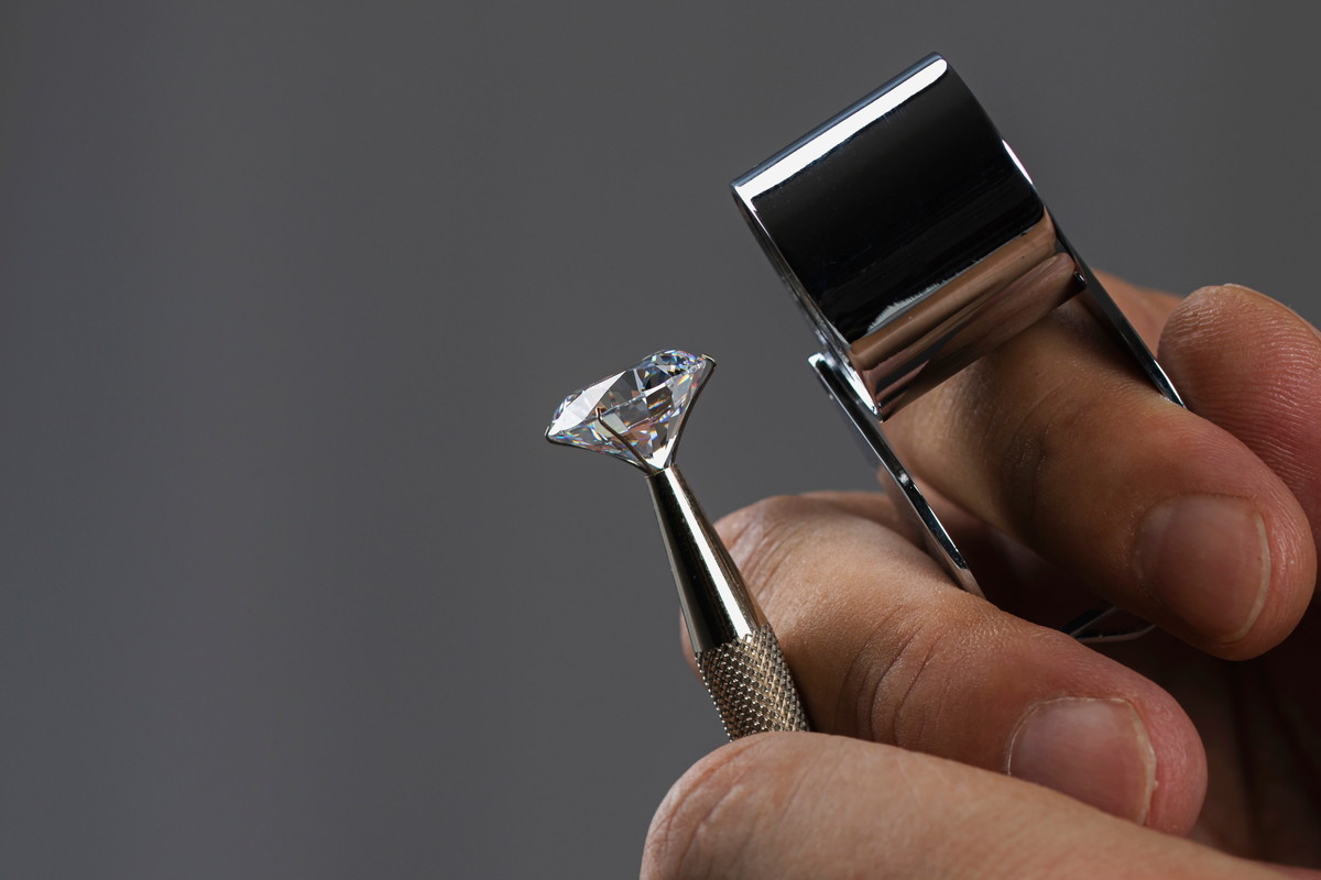 How to determine if it is a natural diamond